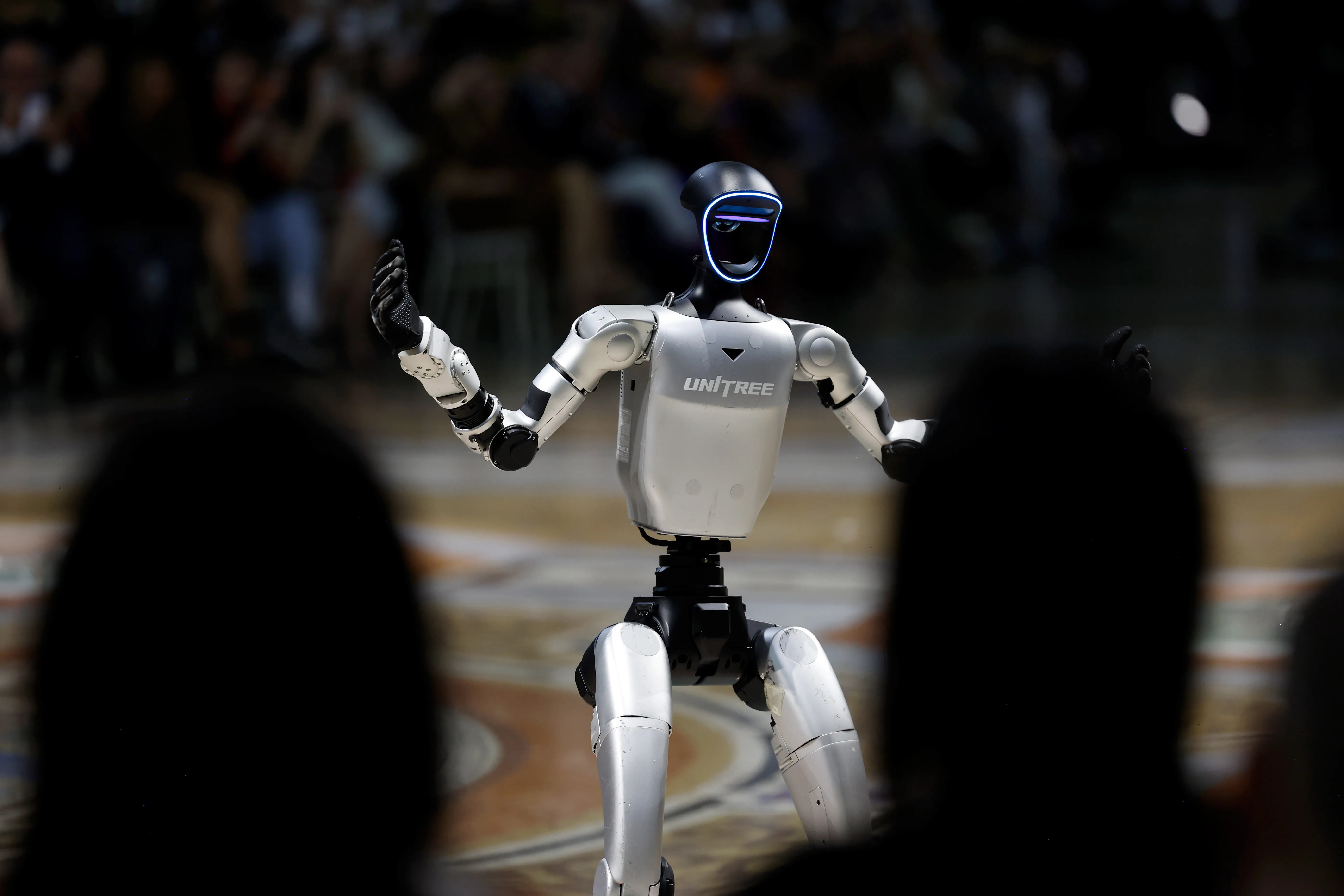 The Story Behind the Runway Robots at Vogue World 2026: Milano · 图 1