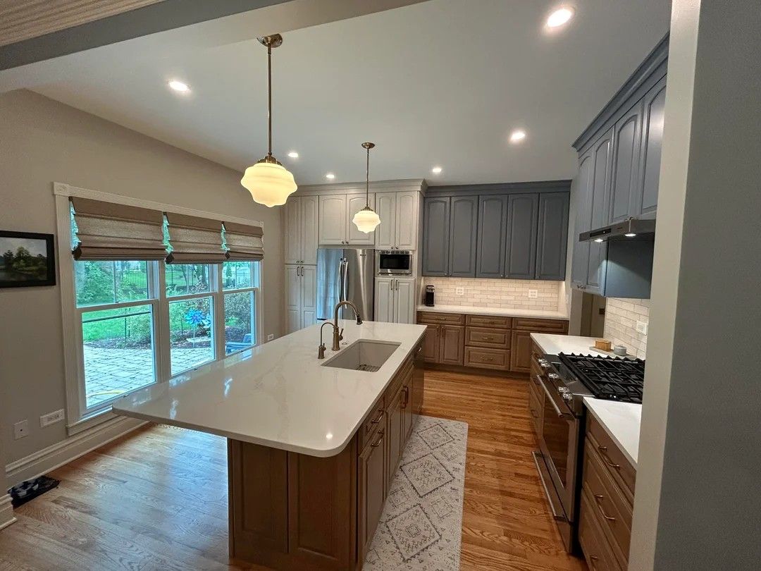 They Were Told Three Cabinet Colors Wouldn’t Work, but Did It Anyway · 图 4