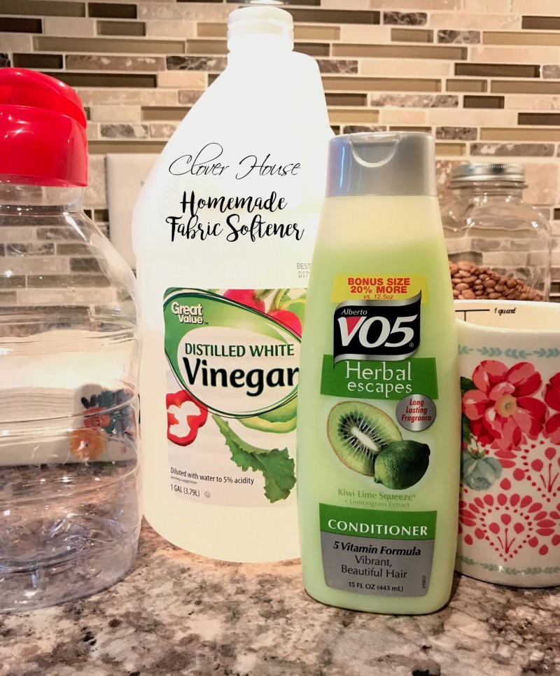 Forget Store-Bought Fabric Softener: She Makes Her Own With Something From the Shower · 图 1