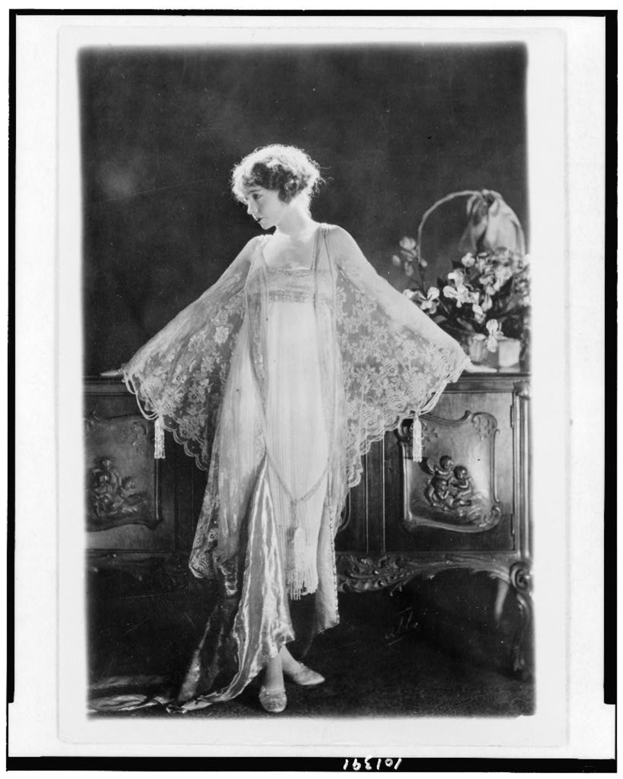 A New Silent-Film-Era Fashion Exhibition Is Here