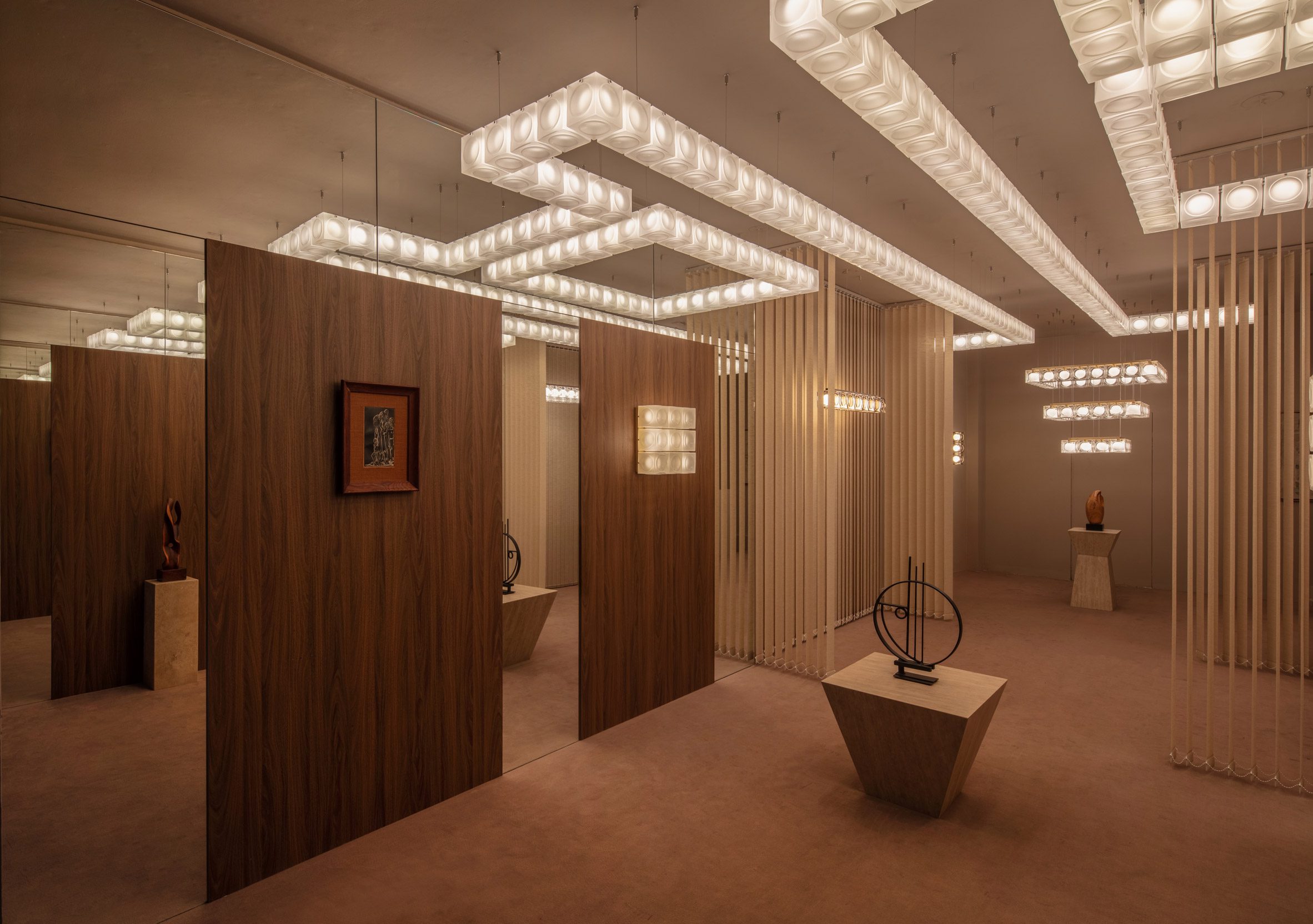 Lee Broom evokes 1970s glamour with The Chant Chambers installation · 图 5