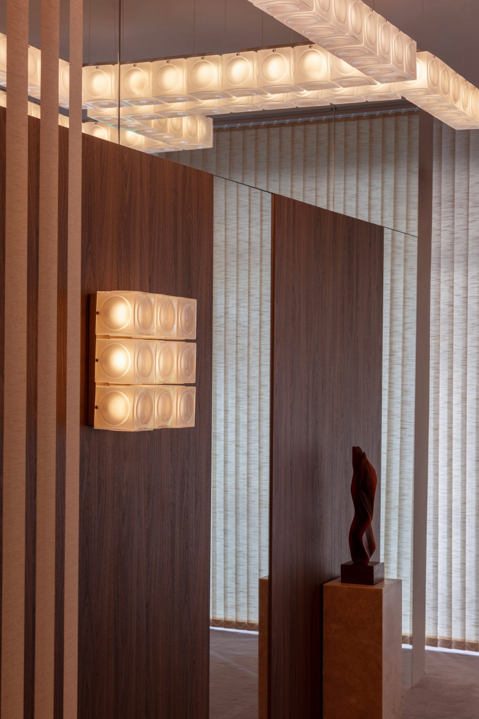 Lee Broom evokes 1970s glamour with The Chant Chambers installation · 图 8