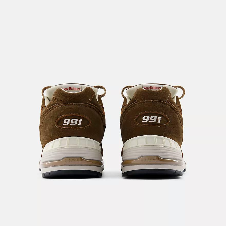 Fall Has Found Its Perfect Suede Dad Sneaker, It's New Balance (Obviously) · 图 2