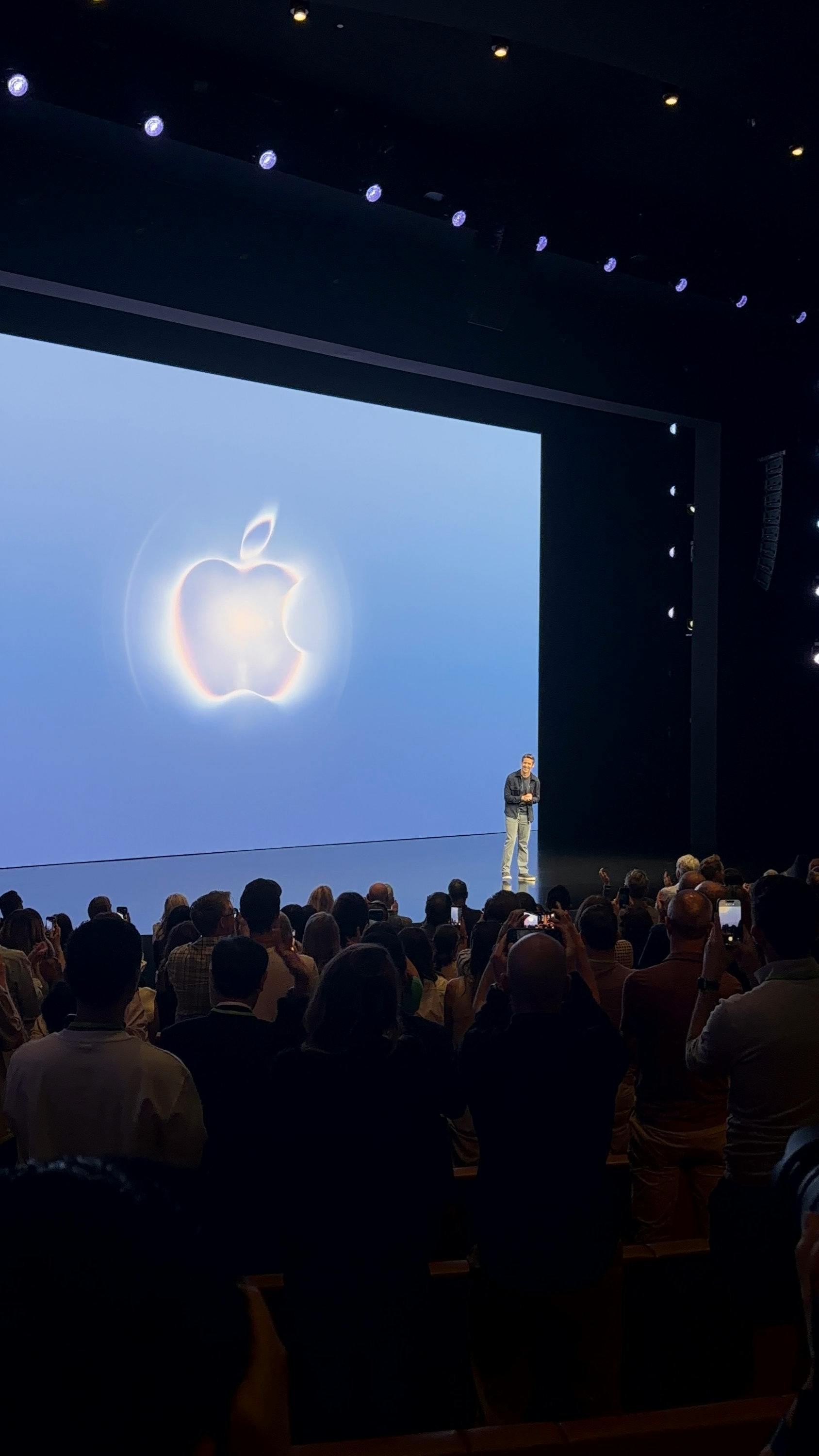 Apple’s Keynote Is Fashion Week for Tech People · 图 15