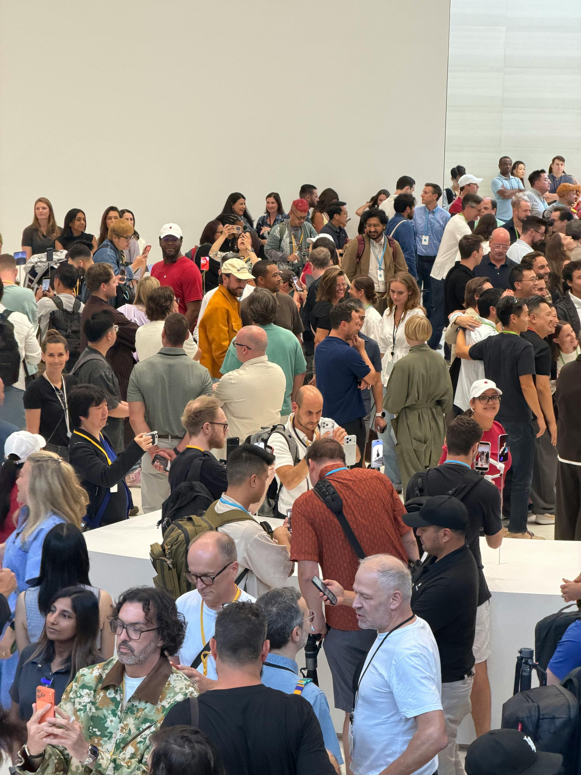 Apple’s Keynote Is Fashion Week for Tech People · 图 2