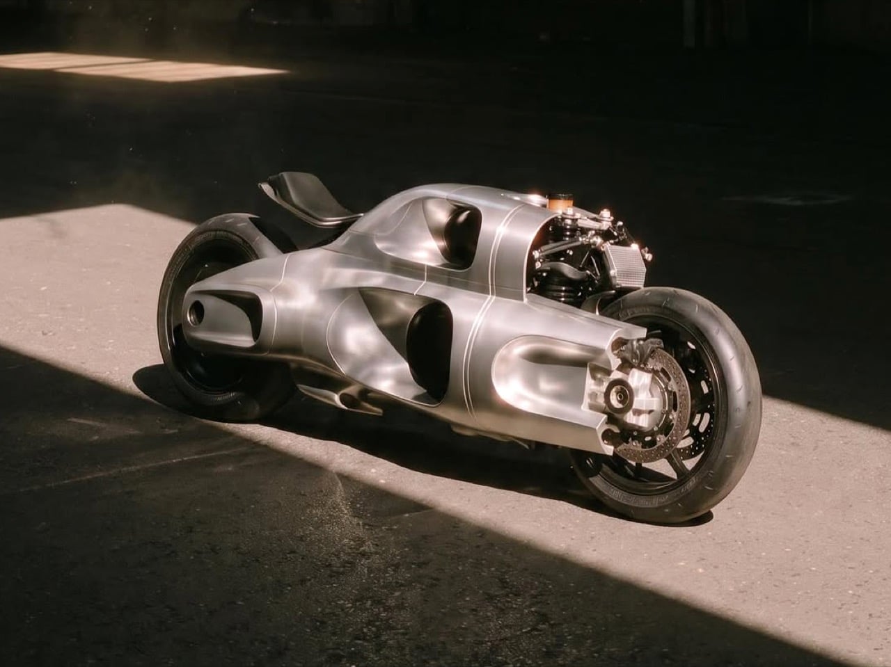 This Hydrogen Motorcycle Concept Revives a 90-Year-Old BMW Idea That Never Reached Production