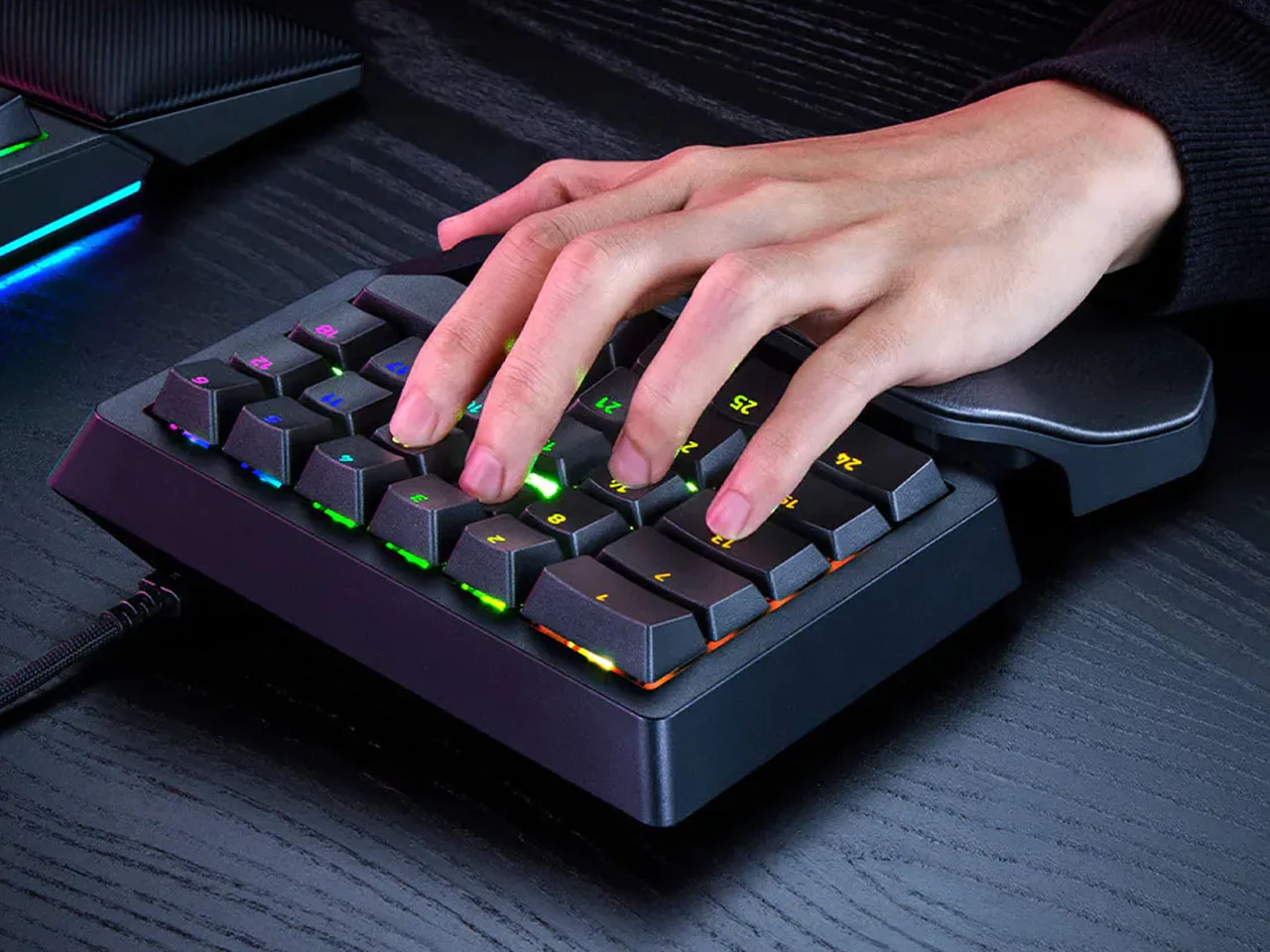 Razer’s New Gaming Keypad Puts 31 Customizable Controls Right Under Your Hand